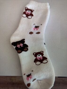 Cream Ankle Socks with Brown Teddy Bear Print